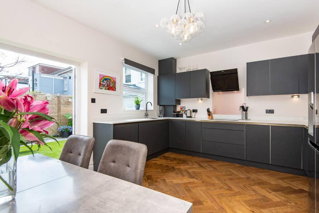 Newly Renovated Victorian House With Free Parking Villa Brighton Екстериор снимка